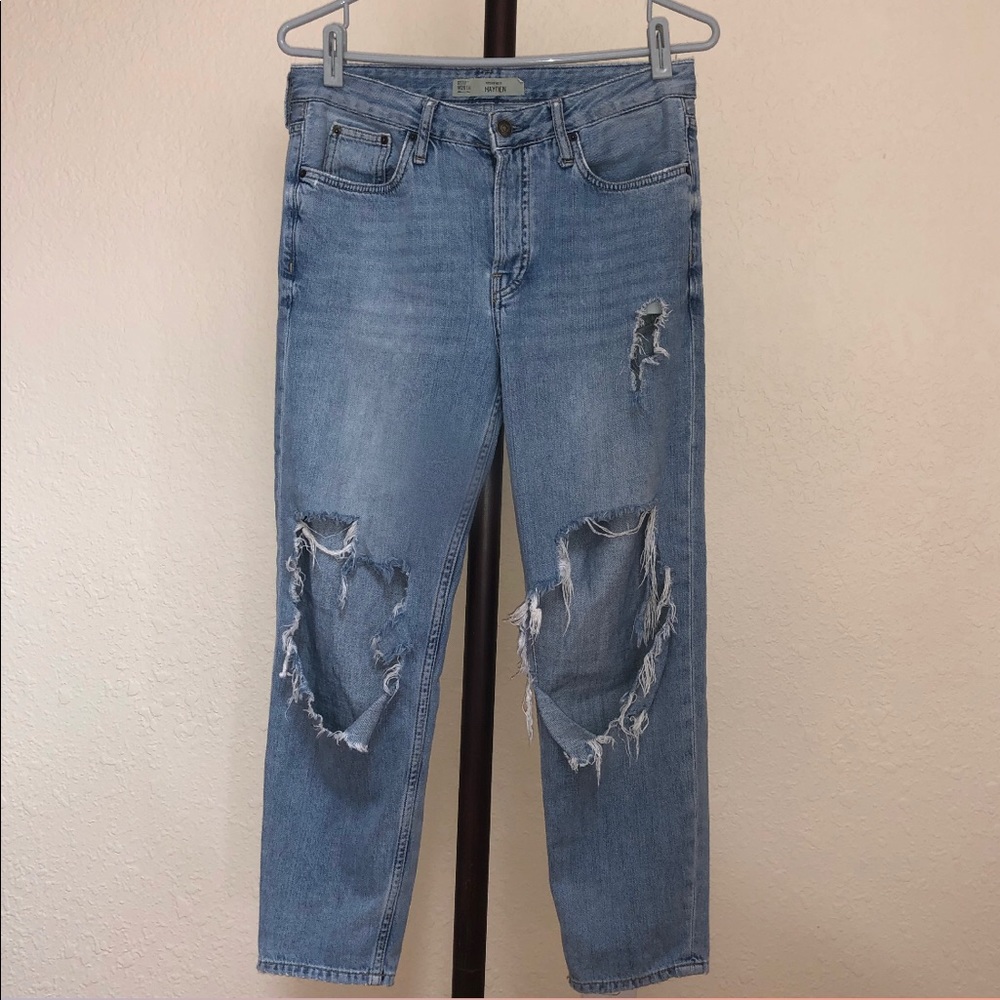 Ripped Light Blue Mom/Boyfriend Jean